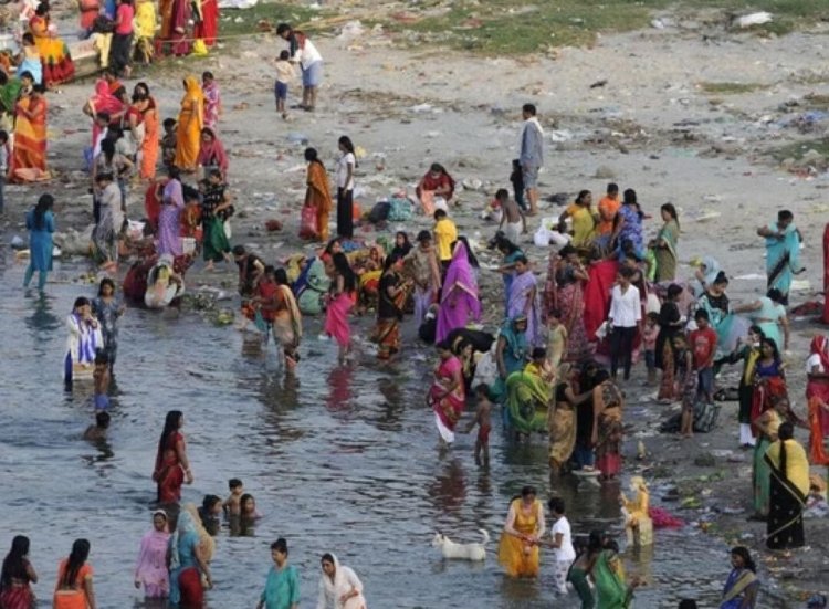 Quase 50 pessoas morrem afogados durante festival religioso na Índia