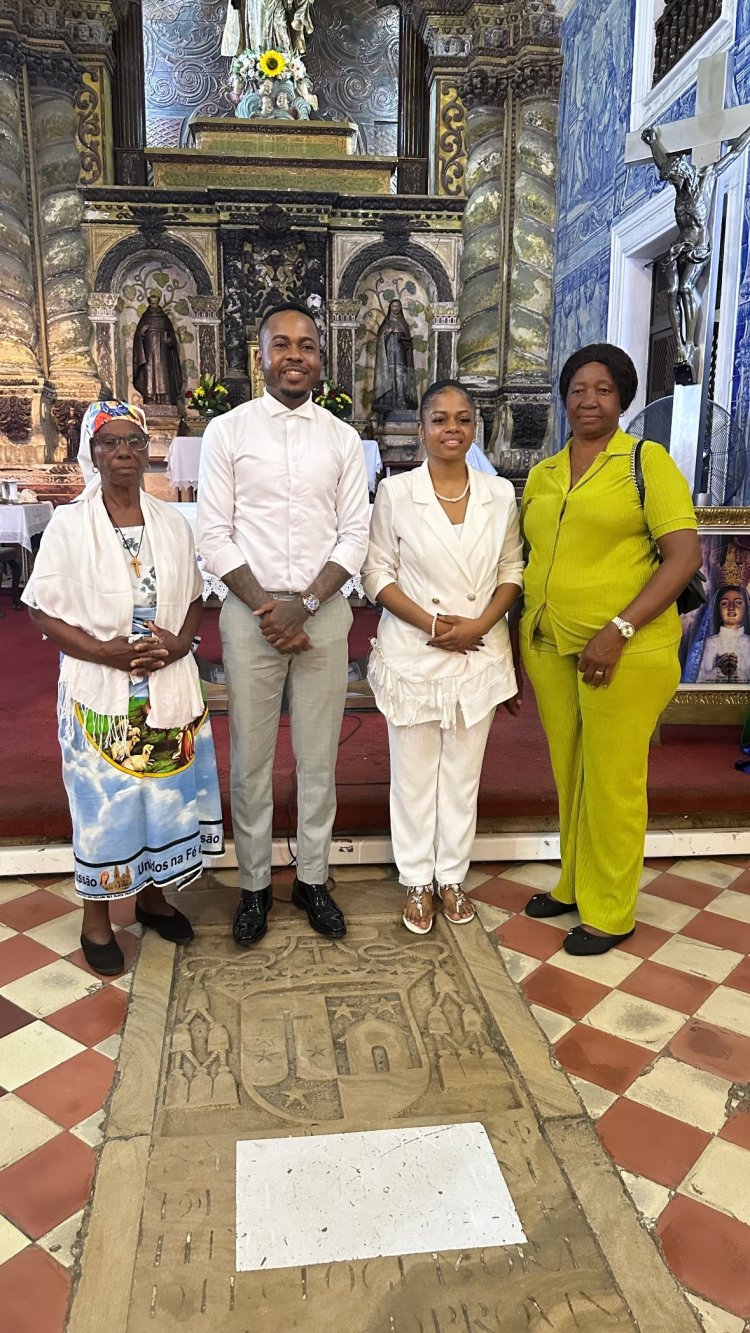 Puto Portugues e esposa são batizados em véspera de casamento