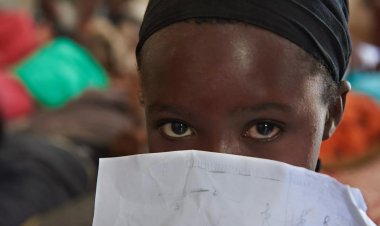 Pai convida o irmão para juntos abusarem sexualmente da filha de 12 anos