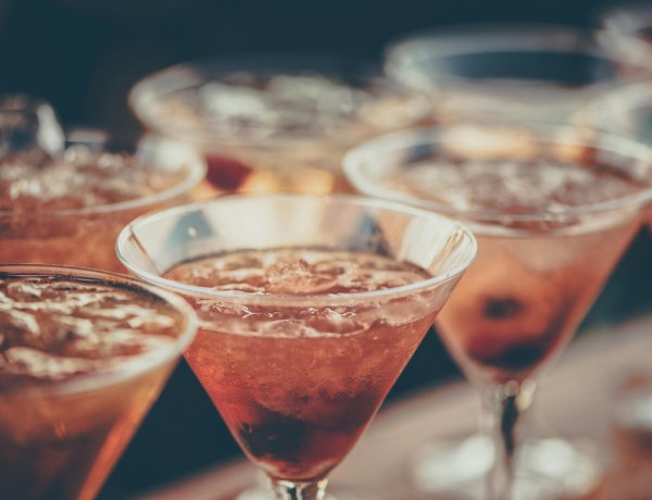 Consumo de bebidas contaminadas mata 14 pessoas na Índia