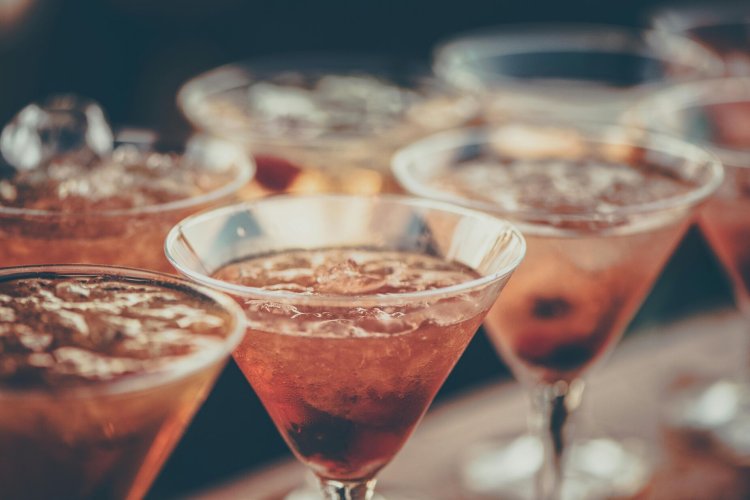 Consumo de bebidas contaminadas mata 14 pessoas na Índia