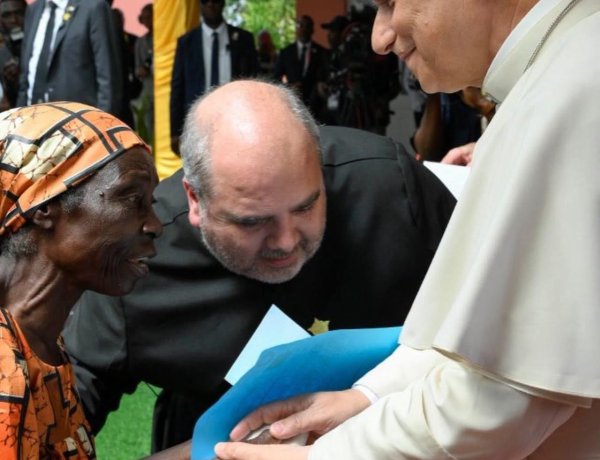 Em Saurimo, idosa desabafa ao Papa Leão XIV: “Fui acusada de bruxa pelos meus próprios filhos”