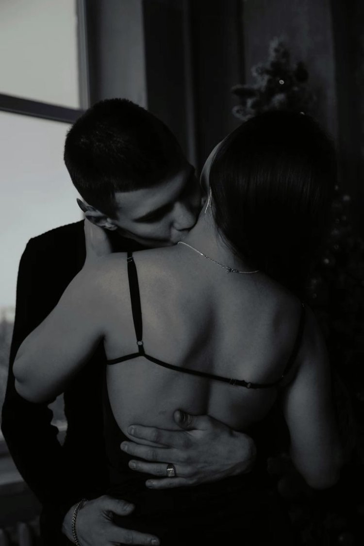 Condomínio proíbe sexo após as vinte e duas horas devido ao excesso de barulho