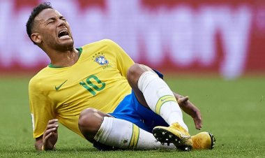 Neymar ficará até três semanas afastado dos relvados devido a lesão grave, afirma Federação Brasileira