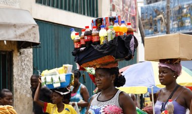 Angola quer reduzir comércio informal de 85% para 69% e criar mais de 200 mil empregos